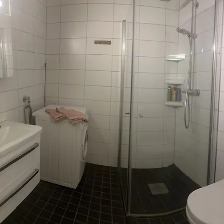 2 Roms Leilighet M/parkering I Garasje Til Leie